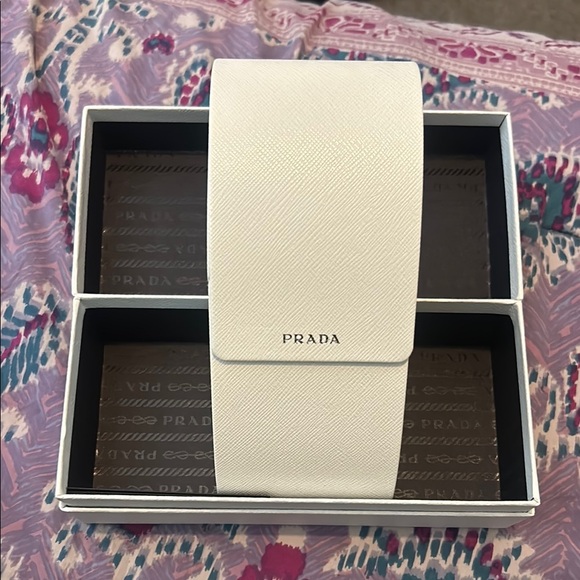 Prada sunglasses case - Picture 1 of 4
